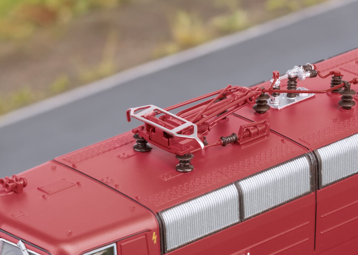 Märklin - DB Br 181.2, digital m lyd, digitale pantografer